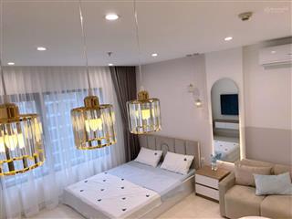 Rẻ nhất thị trường căn studio tầng trung view bể bơi giá 1.97 tỷ full đồ tại vhop,  0974 878 ***