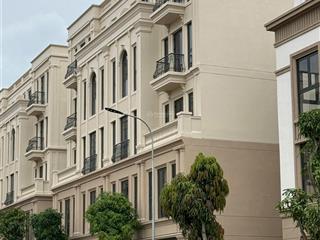 Bán nhật nguyệt 302,căn góc mặt sảnh chính vincom,giá đầu tư ,còn htls 0% ,vinhomes cổ loa