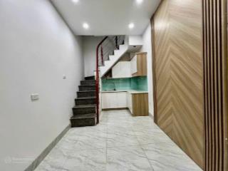 Chính chủ chị lan nhờ bán căn nhà đường giải phóng  hoàng mai  dân xây chắc chắn  hơn 2 tỷ chút