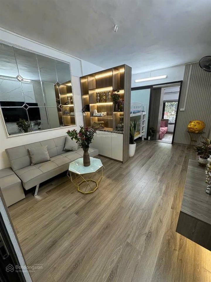 Tôi cần bán căn tập thể tầng 2 phố thái thịnh  tây sơn  ô tô đỗ  55m2  3,2x tỷ