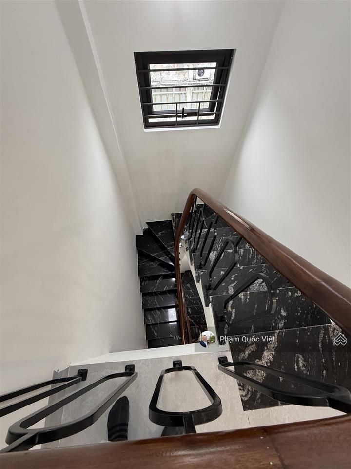 Bán nhà nguyễn văn cừ dt ~50m mt 4m 7 tầng + lửng gara suv thoải mái ttcc