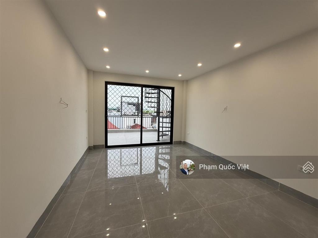 Bán nhà nguyễn văn cừ dt ~50m mt 4m 7 tầng + lửng gara suv thoải mái ttcc