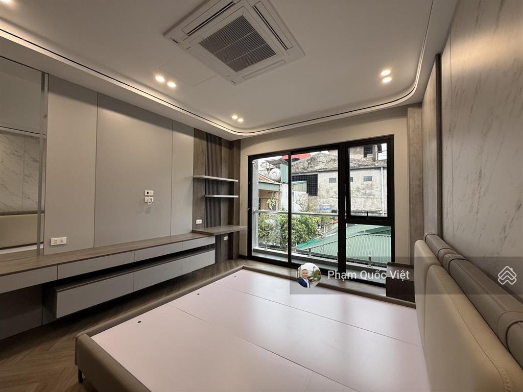 Bán nhà nguyễn văn cừ dt ~50m mt 4m 7 tầng + lửng gara suv thoải mái ttcc