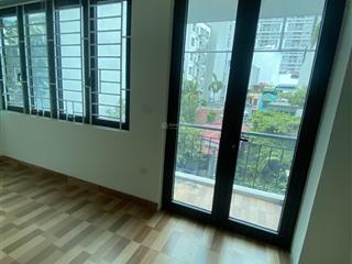 Cho thuê nhà hoàng cầu, giá 25tr 75m x 5t mt 5m đồ cơ bản nhận nhà ngay