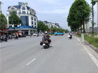 Siêu hiếm dịch vụ lại yên chỉ quanh 6 tỷ phân lô vỉa hè 100m ra đường 40m với diện tích 55m sổ h