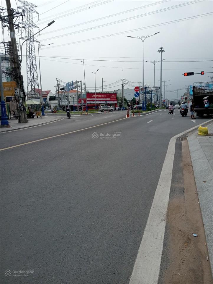 Nhà mt rộng đường ql62, p2 sát bên vòng xoay hùng vương nối dài tp tân an, long an