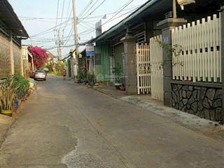 Nhà rộng trung tâm p4 tp tân an cách sân vận động long an 300 m.