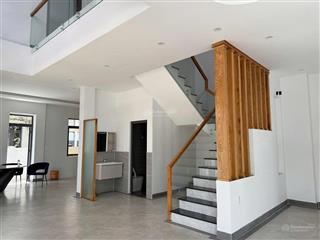 Biệt thự phố đông cát lái 300m2 đã hoàn thiện 4pn,4wc 3 tầng giá 22tr/tháng ( bao gồm phí ql )