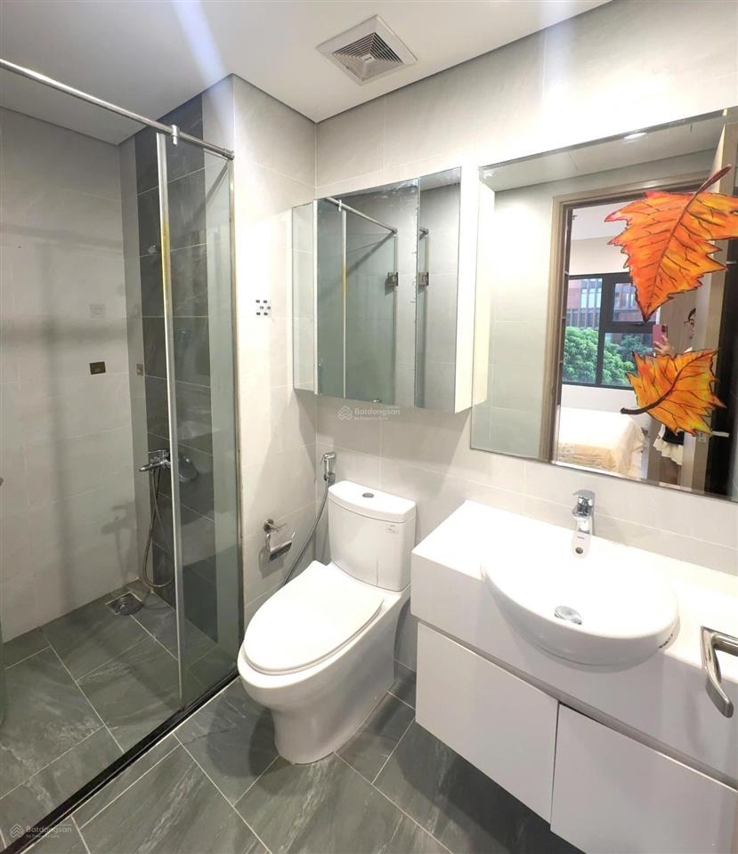 Bán gấp căn studio 31m2, tầng trung, full đồ, hướng mát giá chỉ 2,24 tỷ tại kđt vhocp