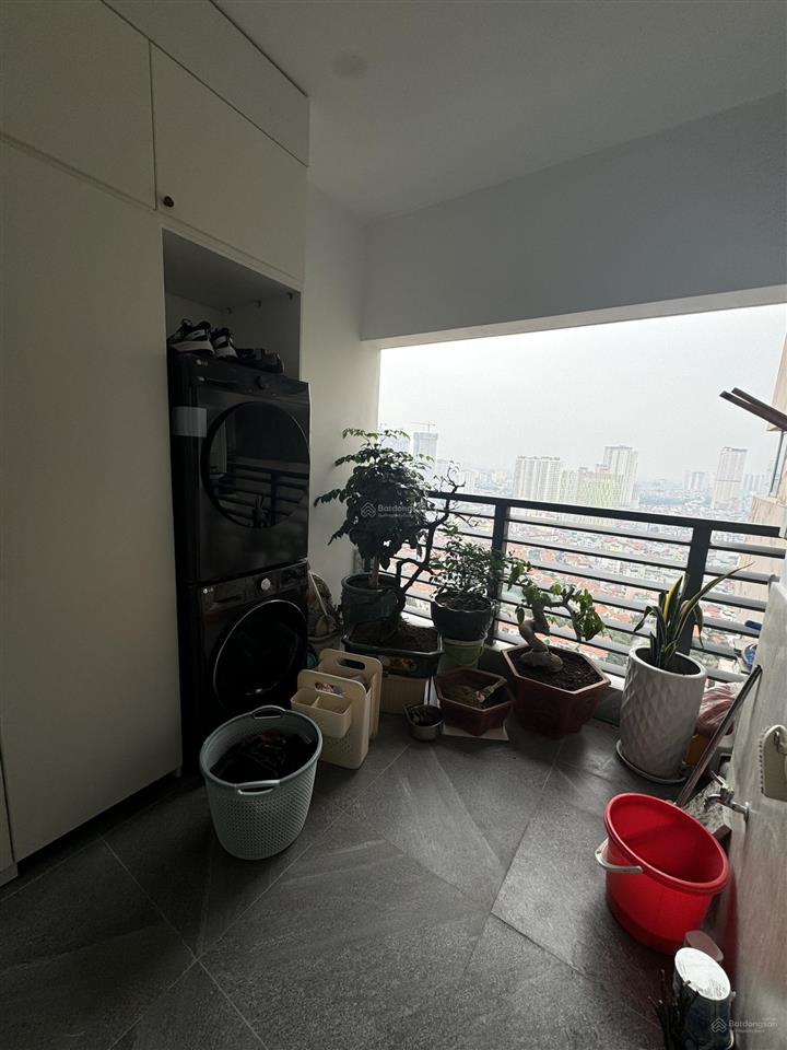 Bán căn góc 137m2 full đồ cao cấp, có slot đỗ xe ô tô,tầng trung hướng đông bắc tại mulberry lane