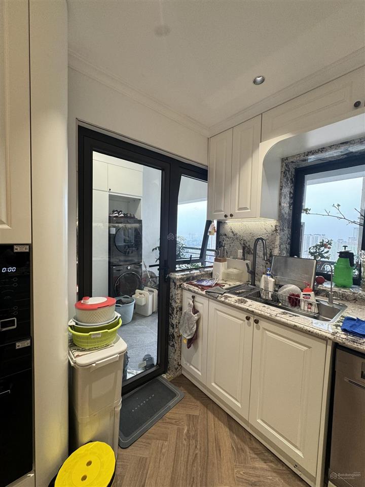 Bán căn góc 137m2 full đồ cao cấp, có slot đỗ xe ô tô,tầng trung hướng đông bắc tại mulberry lane