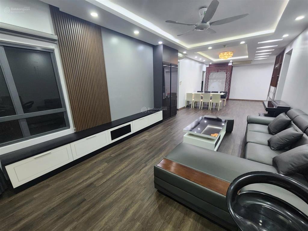 Bán chuyển nhượng căn hộ 4pn diện tích 154m2 chung cư mulberry lane hướng đông nam giá chỉ 9.x tỷ
