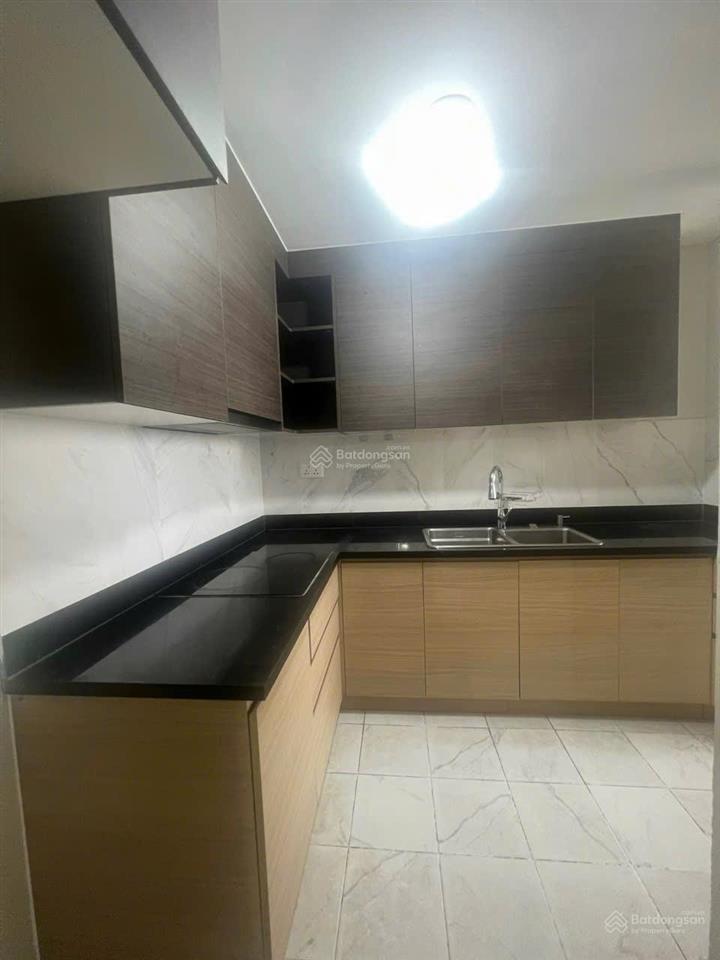 Cho thuê căn góc 3pn đón gió nam view thoáng, full đồ nội thất dọn vào ở được ngay tại seasons