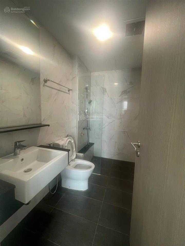 Cho thuê căn góc 3pn đón gió nam view thoáng, full đồ nội thất dọn vào ở được ngay tại seasons