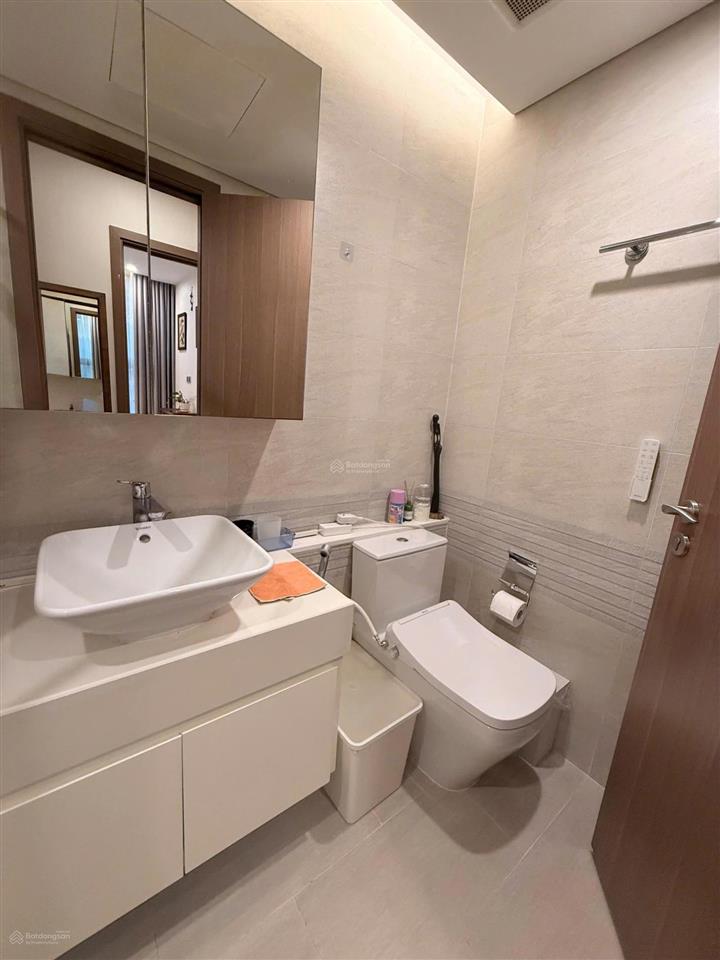 (mới) cần bán gấp 2 căn hộ 86m nội thất đầy đủ đẹp sẵn về ở ban công mát tại golden palace