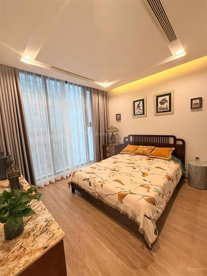 (mới) cần bán gấp 2 căn hộ 86m nội thất đầy đủ đẹp sẵn về ở ban công mát tại golden palace