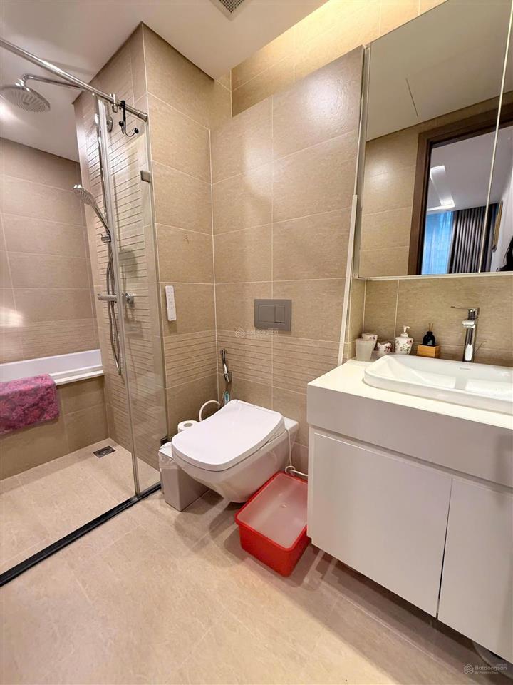 (mới) cần bán gấp 2 căn hộ 86m nội thất đầy đủ đẹp sẵn về ở ban công mát tại golden palace