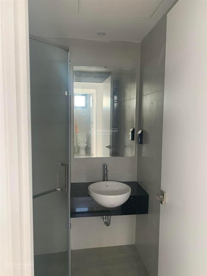 Cho thuê căn hộ chung cư 86m2 căn góc 2pn + 2wc nội thất cơ bản có rèm vào ở liền giá 7tr5/th.