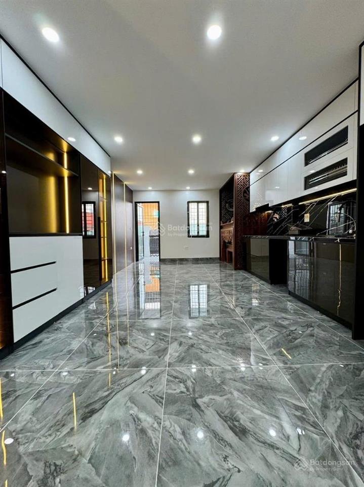 Bán nhà hoàng mai, sát khu phân lô đền lừ dt 55m2, 6 tầng, thang máy, phân lô, oto giá 18,7 tỷ