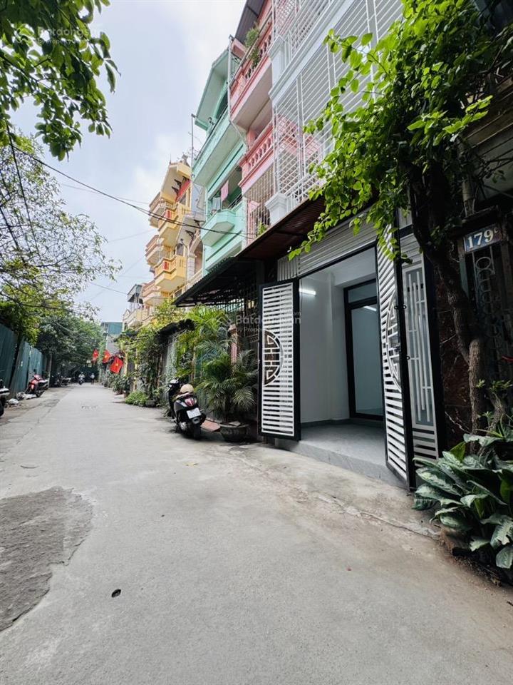 Bán nhà ngõ 13 lĩnh nam, dt 45m2, 4tầng, 6 ngủ, ô chờ tm giá 10,6 tỷ, mặt ngõ thông oto đỗ sát nhà