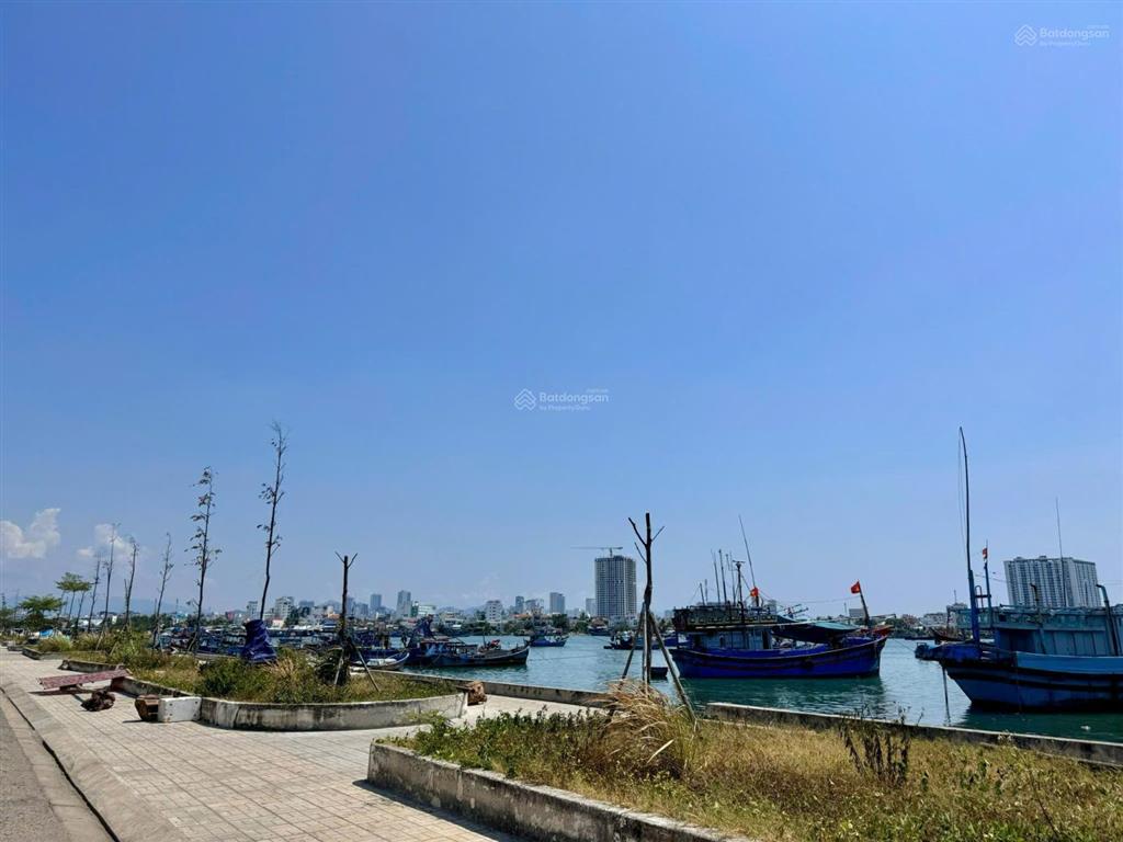 Bán đất nguyễn văn linh nha trang mặt biển hòn rớ, xây 6 tầng, giá tốt