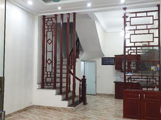 BÁN NHÀ ĐẸP 1.95 TỶ 3 TẦNG 45M2 ( TÂY NAM ) NGÕ NGẮN KHU GỐC MÍT