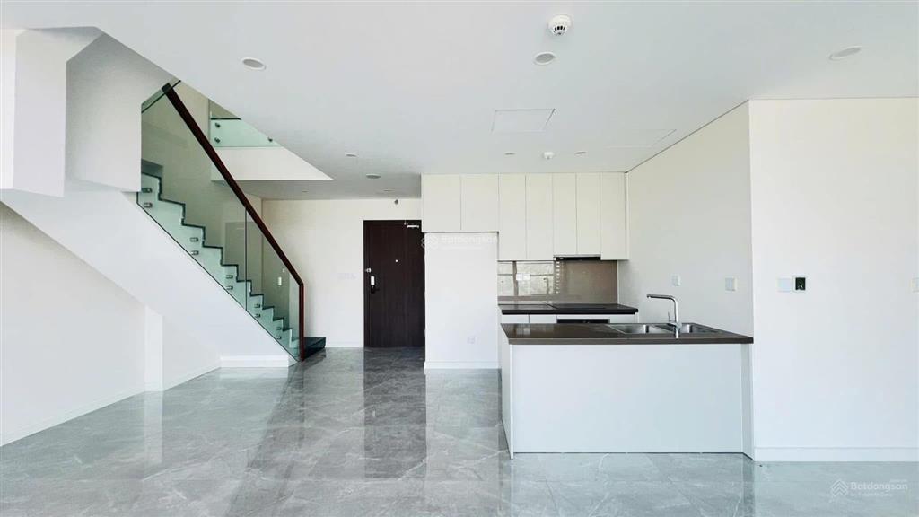 Bán căn duplex 170m2, tầng trung giá chỉ 17x tỉ   em trung 0967 894 ***