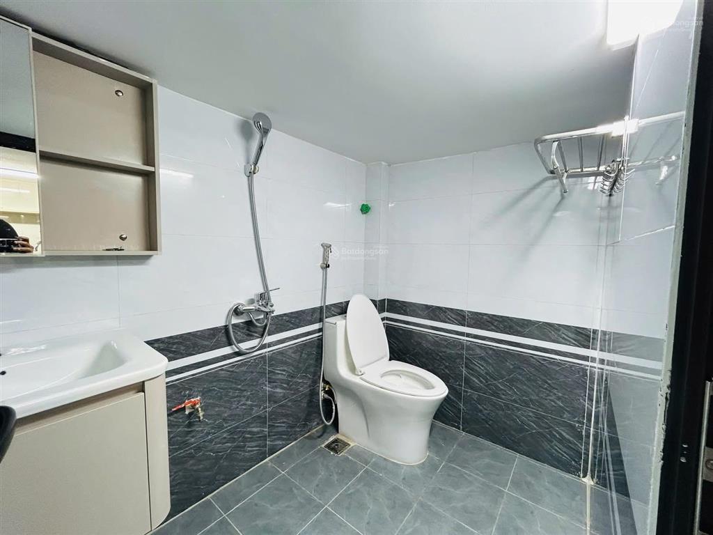 Bán tập thể tầng 1  khu vĩnh phúc  ô tô dừng tránh đỗ  kinh doanh đỉnh.