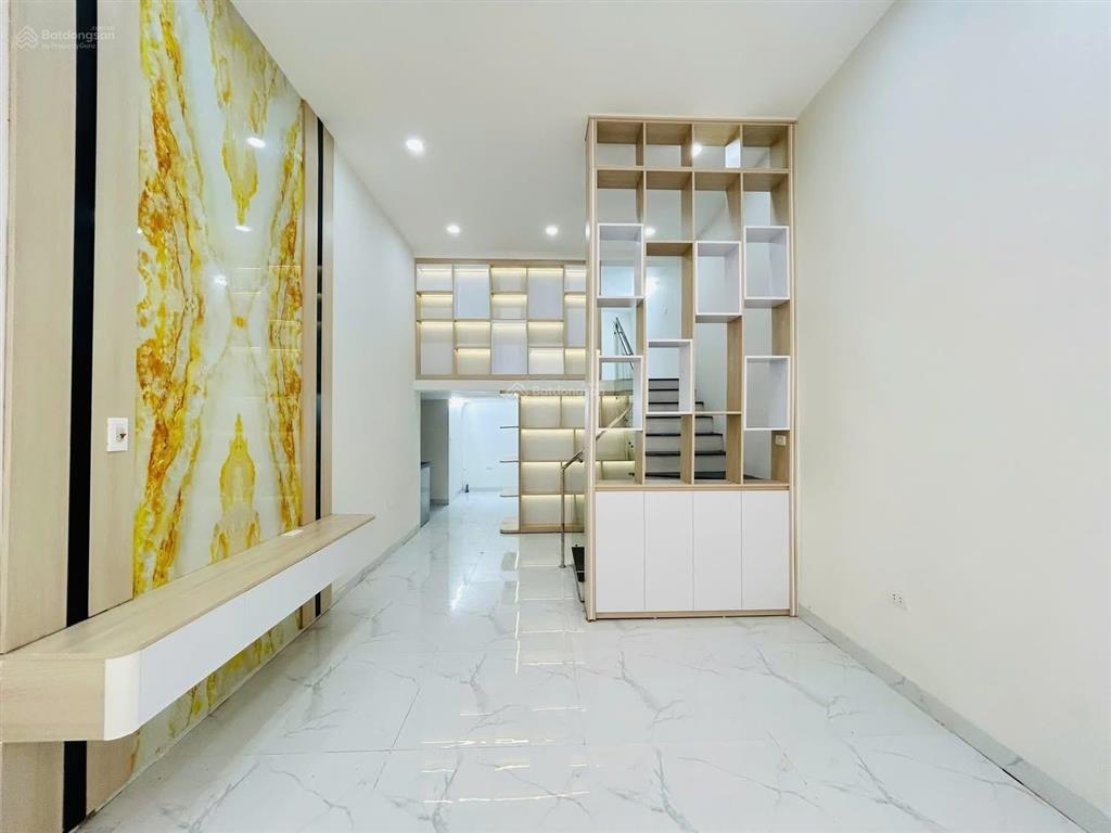 Bán tập thể tầng 1  khu vĩnh phúc  ô tô dừng tránh đỗ  kinh doanh đỉnh.