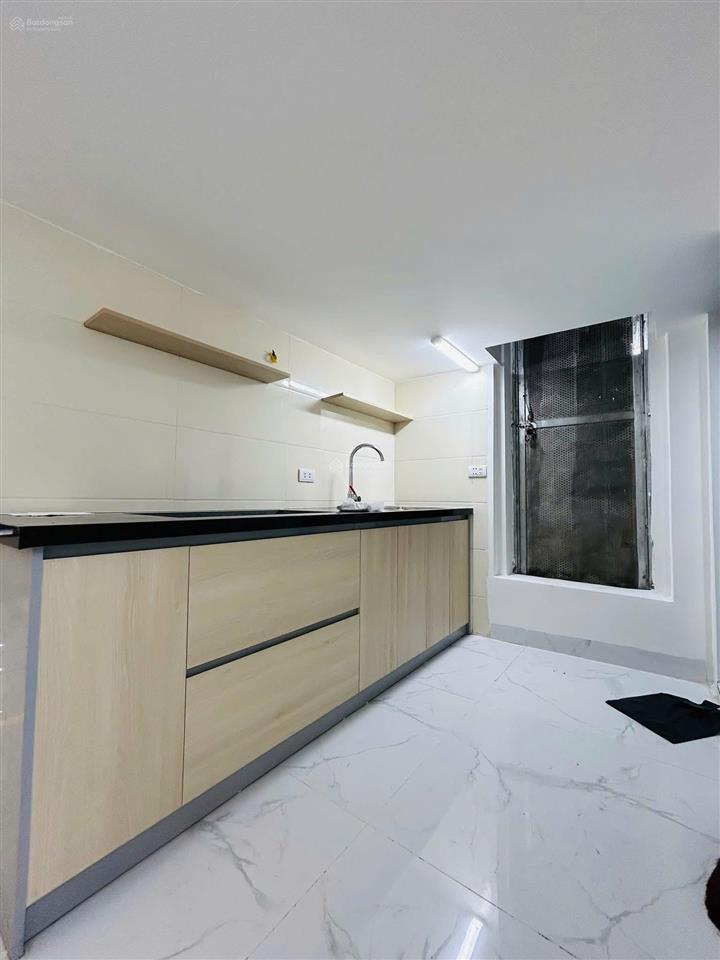 Bán tập thể tầng 1  khu vĩnh phúc  ô tô dừng tránh đỗ  kinh doanh đỉnh.