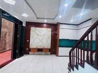 Bán nhà chợ văn điển  ngay gần trung tâm thương mại  nhà mới đẹp ở ngay vị trí trung tâm
