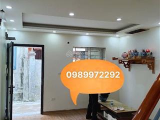 Bán nhà lô góc 33 mét ở ngay  trung tâm thanh trì  pháp lý sổ đẹp  ô tô đỗ ngay nhà.