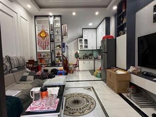 Bán nhà đẹp ngay gần bến xe nước ngầm / full nội thất về ở luôn/ ô tô đỗ cổng xịn