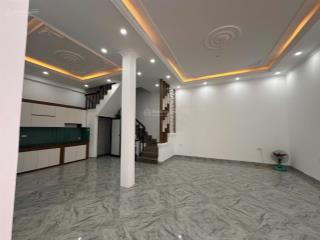Bán nhà ngay chợ tương chúc ngũ hiệp 55m2  ô tô đỗ cổng chuẩn 100%  giá chưa đến 100tr/m2