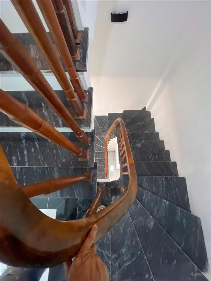 Bán nhà chính chủ ngay chợ quỳnh đô 4,7tỷ / nhà mới 5 tầng ở ngay/ pháp lý chuẩn sổ cực đẹp