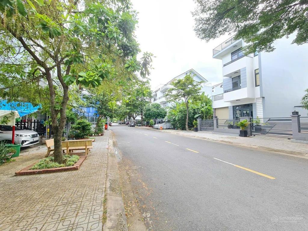 Nhà phố 1 trệt 2 lầu sân thượng kdc gia hoà p. phước long b, tp. thủ đức, diện tích 140tr/30 triệu