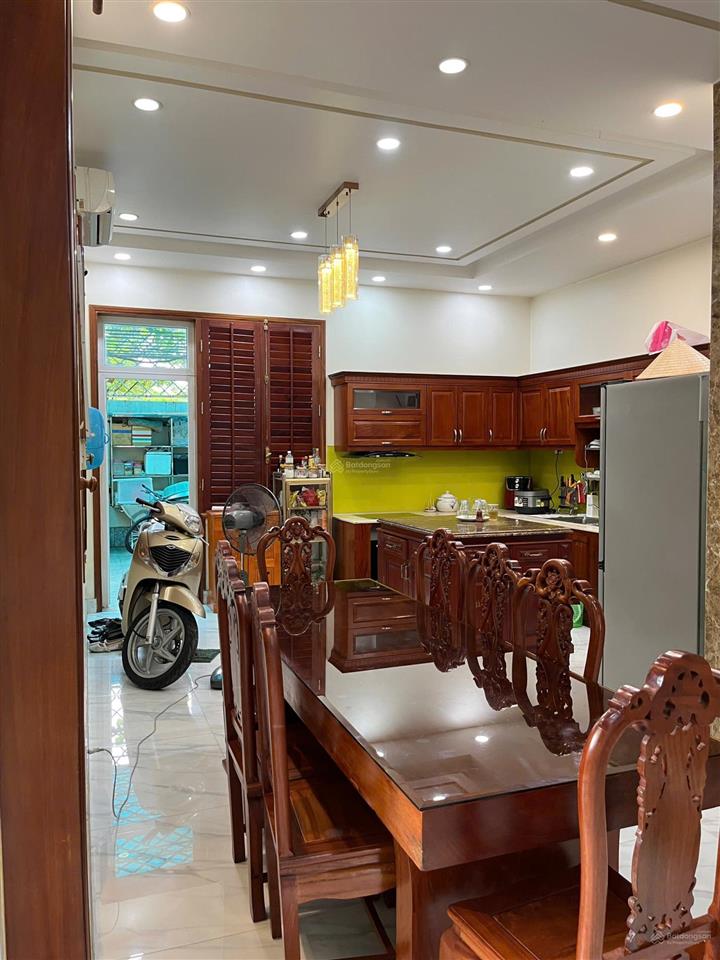 Biệt thự góc 2 mặt tiền kdc gia hoà, phước long b, tp thủ đức. dt 252m2/ giá 23.9 tỷ