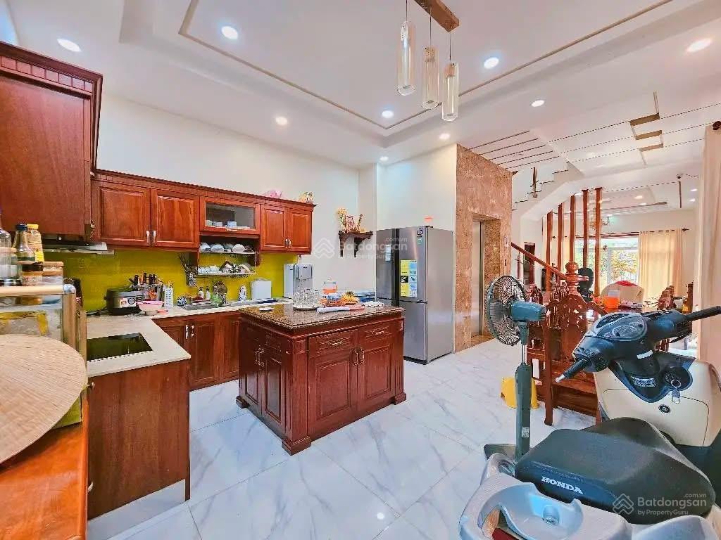 Bán biệt thự góc 2 mặt tiền kdc gia hoà, phước long b, quận 9, giá siêu hời 23,8 tỷ,dt 252m2