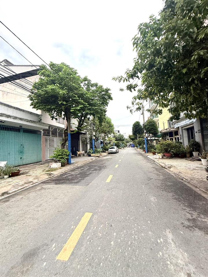 Nhà 103m2, giá 9.5 tỷ, mặt tiền đường số 2 phường phước bình, quận 9