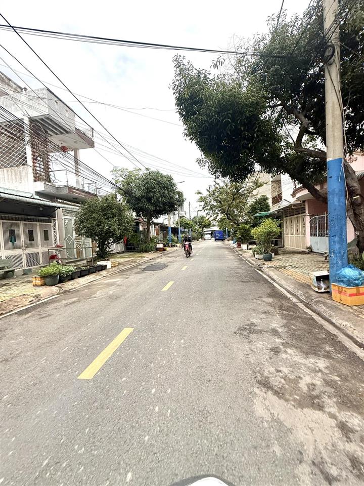 Nhà 103m2, giá 9.5 tỷ, mặt tiền đường số 2 phường phước bình, quận 9