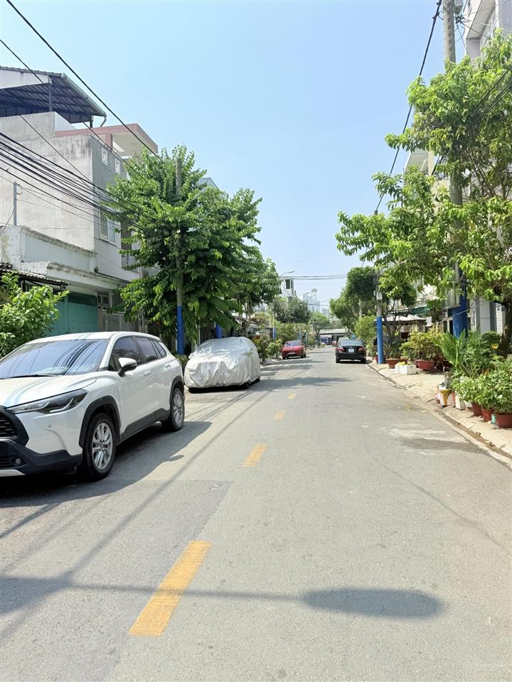 Nhà 103m2, giá 9.5 tỷ, mặt tiền đường số 2 phường phước bình, quận 9