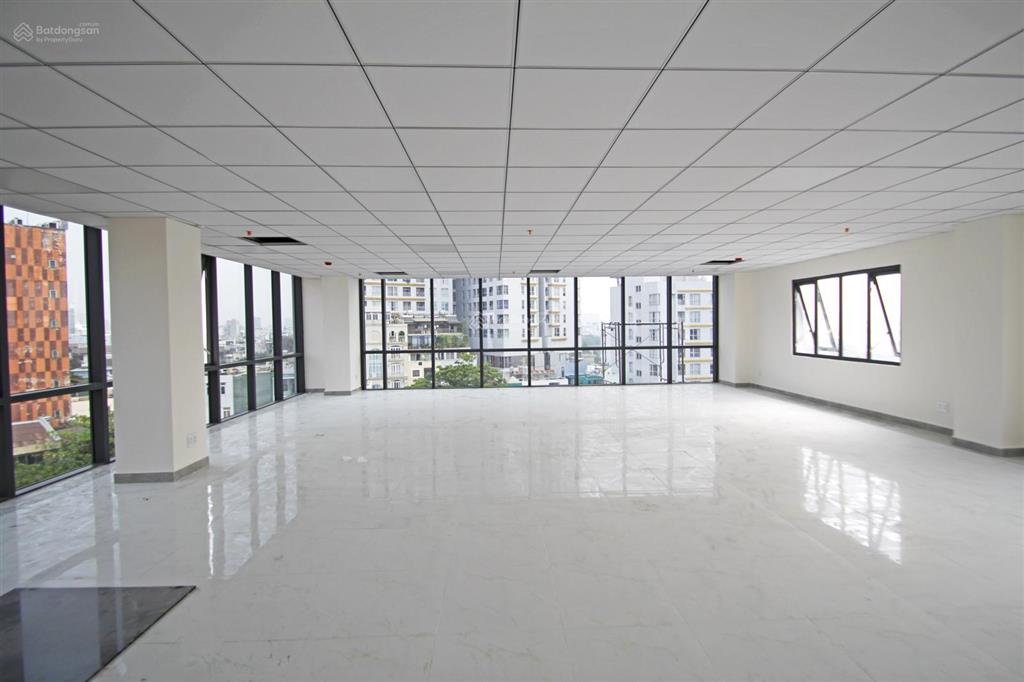 Cho thuê văn phòng quận 5, đường nguyễn trãi dt 100m2 giá 26 triệu/tháng +50m2, 150m2,200m2