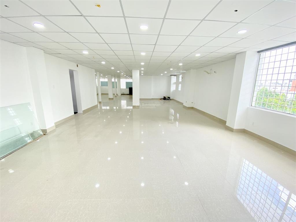Cho thuê văn phòng mặt tiền đường nguyễn hữu cầu, phường tân định, q1 dt 150m² giá 50 triệu/tháng
