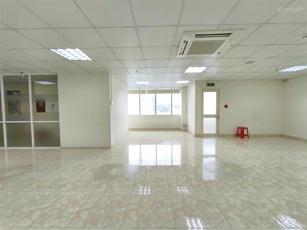 Cho thuê văn phòng đường nguyễn hữu cầu phường tân định, q1  dt 60m2 giá 20 triệu/tháng
