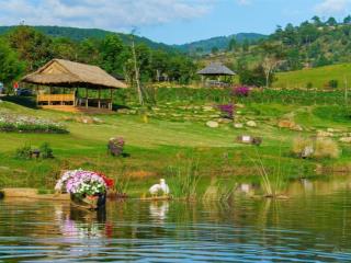 Lô đất siêu to. cho ai có nhu cầu làm fam. nghỉ dưỡng. diện tích 50000m2. 0935 449 ***