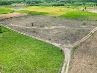 Cần bán lô đất trồng cây. tại hòa phú, diện tích 93000m2. đất băng phẳng. 0935 449 ***