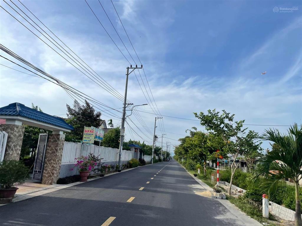 Bán đất mặt tiền đường nhựa 7m. sát đường vành đai. diện tích 215m2