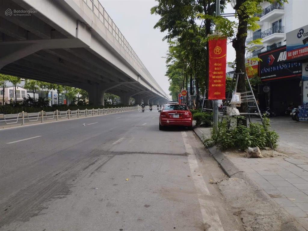 Đất mặt phố phạm văn đồng ô tô đỗ cửa 65m2 mt 13m giá 16.2 tỷ