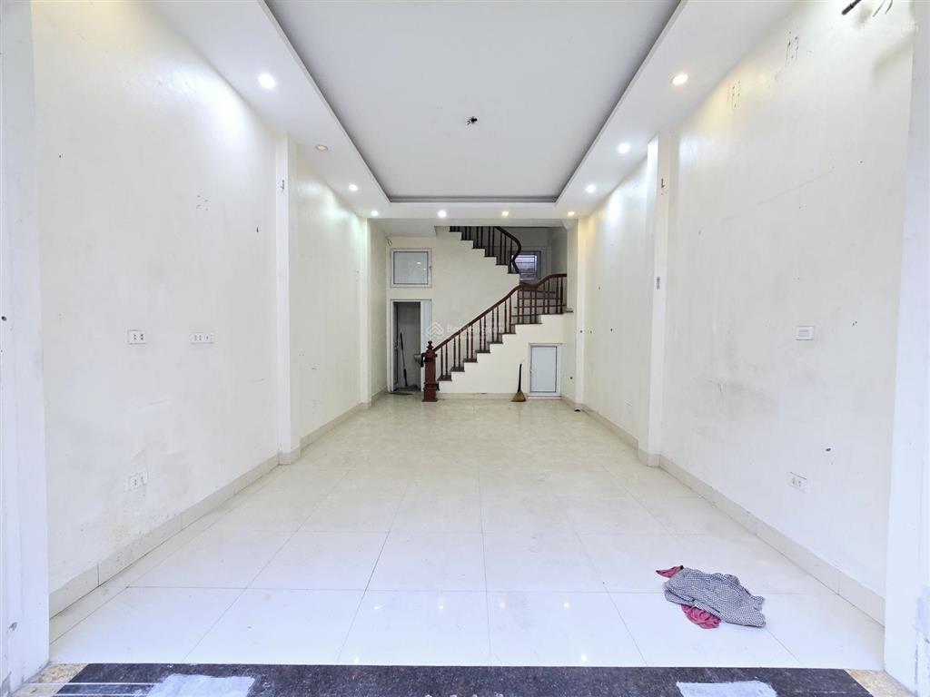 Bán nr 3pn, 4wc, 40m2 tại sài đồng, 11,5 tỷ, đẹp, nhiều tiện ích