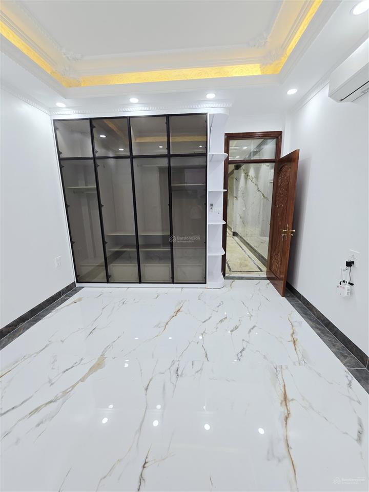 Bán np mặt phố sài đồng, 25 tỷ, 71m2 x 7 tầng thang máy kinh doanh